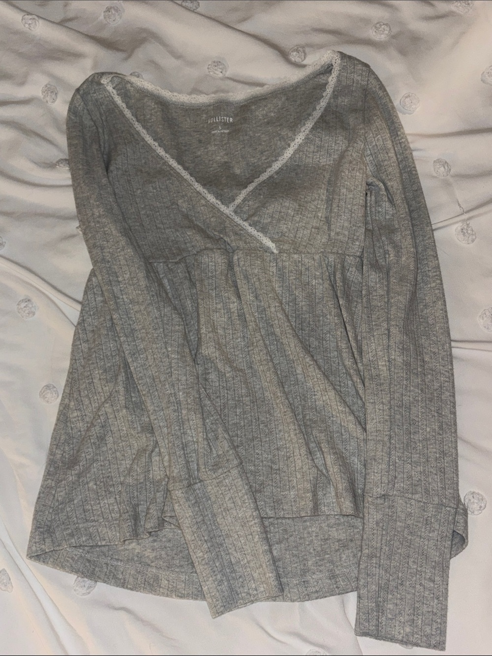 Hollister Light Grey Ribbed V-Neck Lace Trim Top - Picture 4 of 4